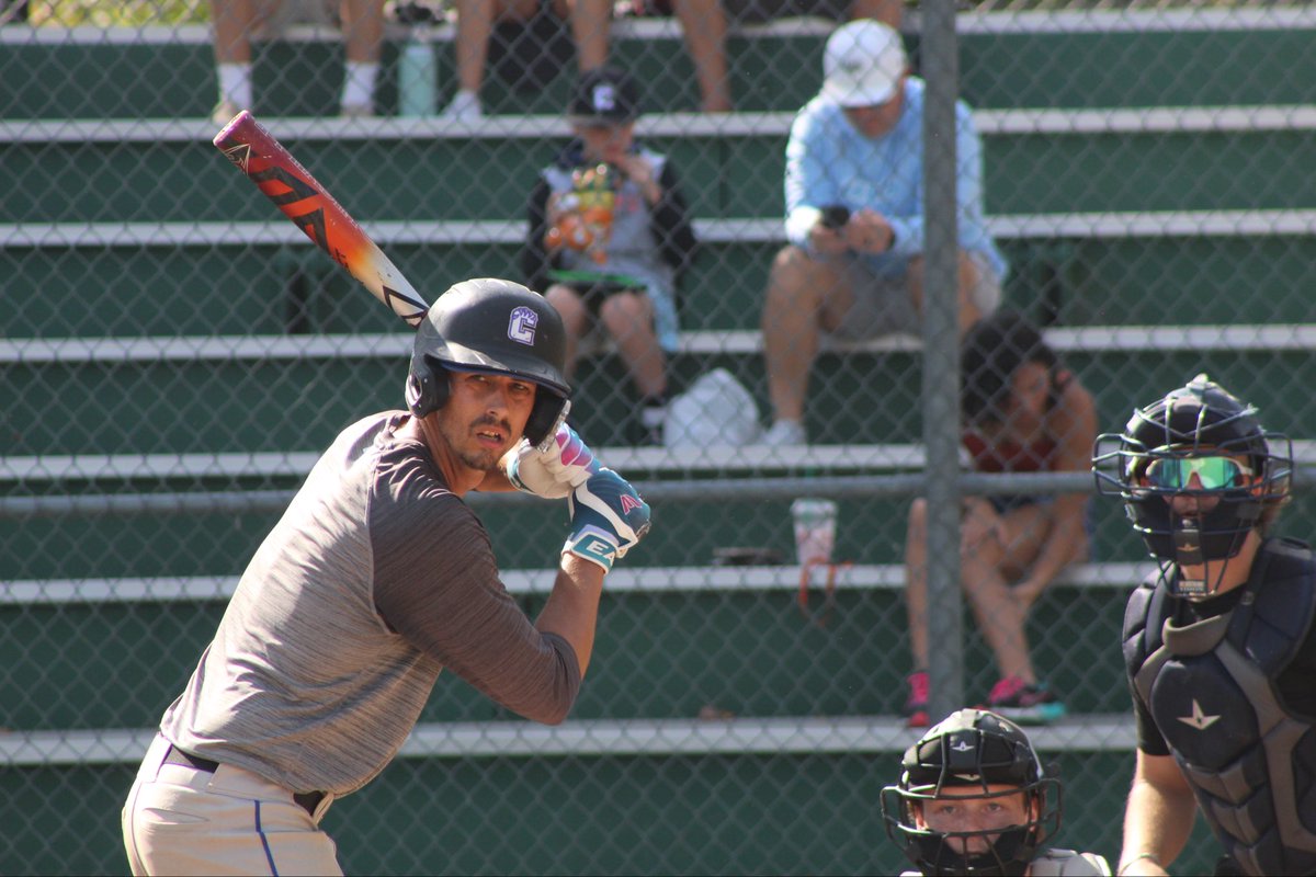 This past weekend we celebrated the men and women, families and supporters of the Crown College Polars baseball team. 

Lord, thank you for your bestowed provision over the Crown College Polars baseball program.

What a wonderful weekend!

#PolarUpBearDown