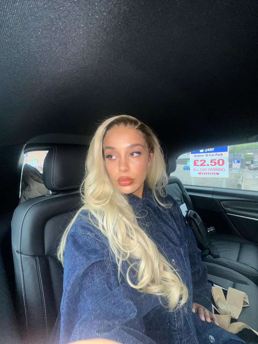 📷 Ela tá viva! Jorja Smith postou no instagram.