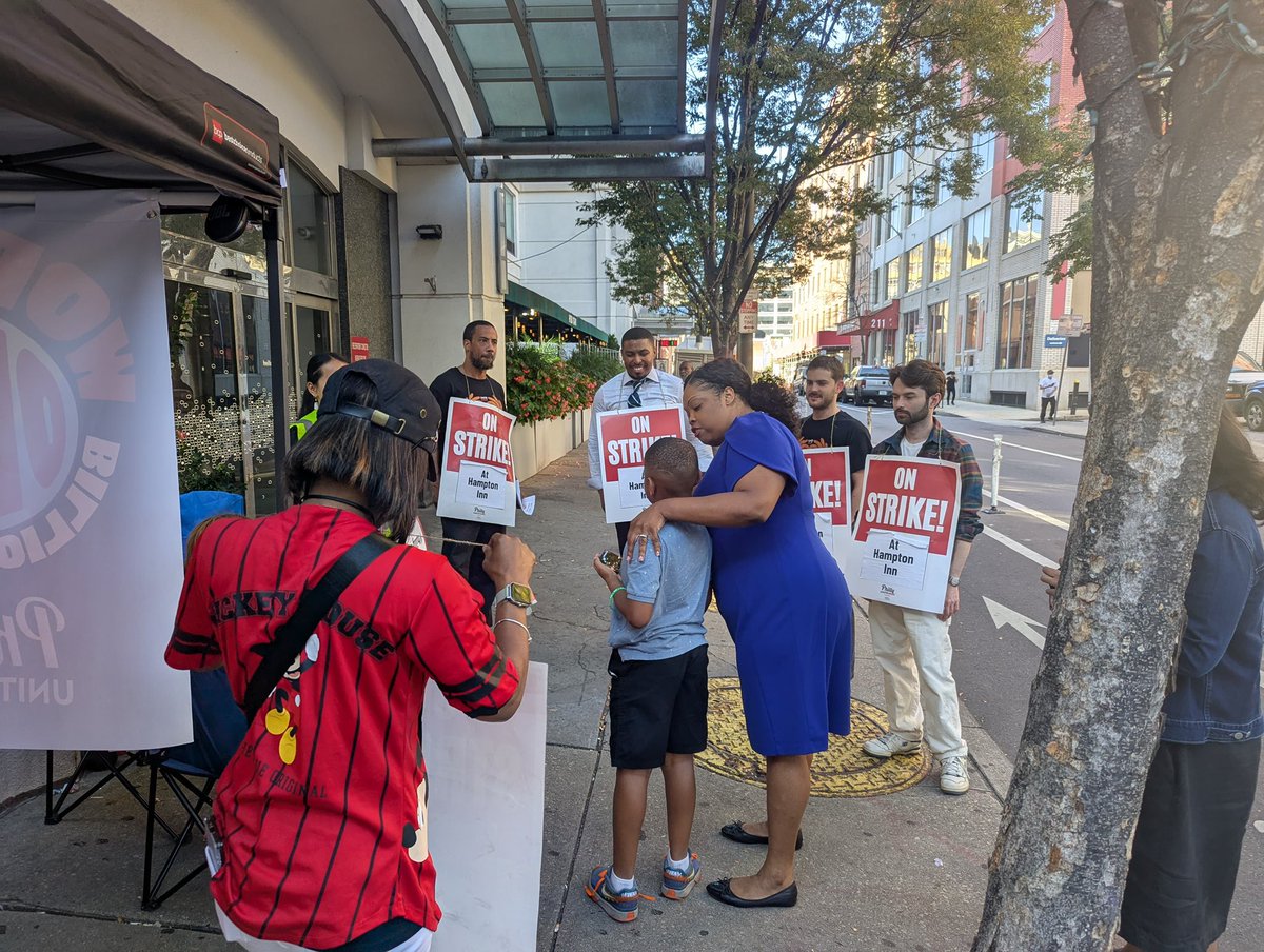 CouncilwomanKGR's tweet photo. I’m proud to stand in solidarity with our hardworking hospitality workers represented by @UNITEHEREPhilly as they fight for fair wages and respect on the job! https://t.co/kIK3bW9qqe