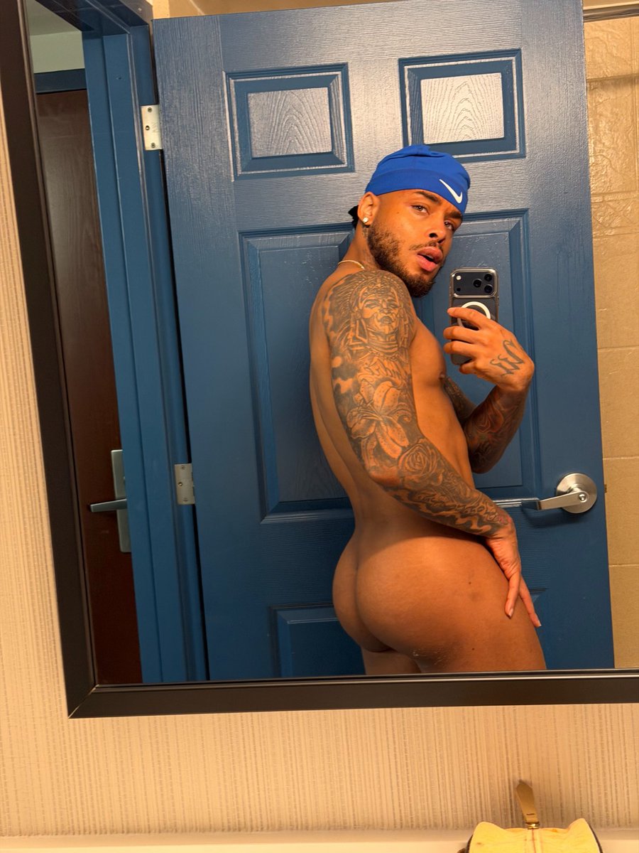 I got some fire ass nudes 😮‍💨