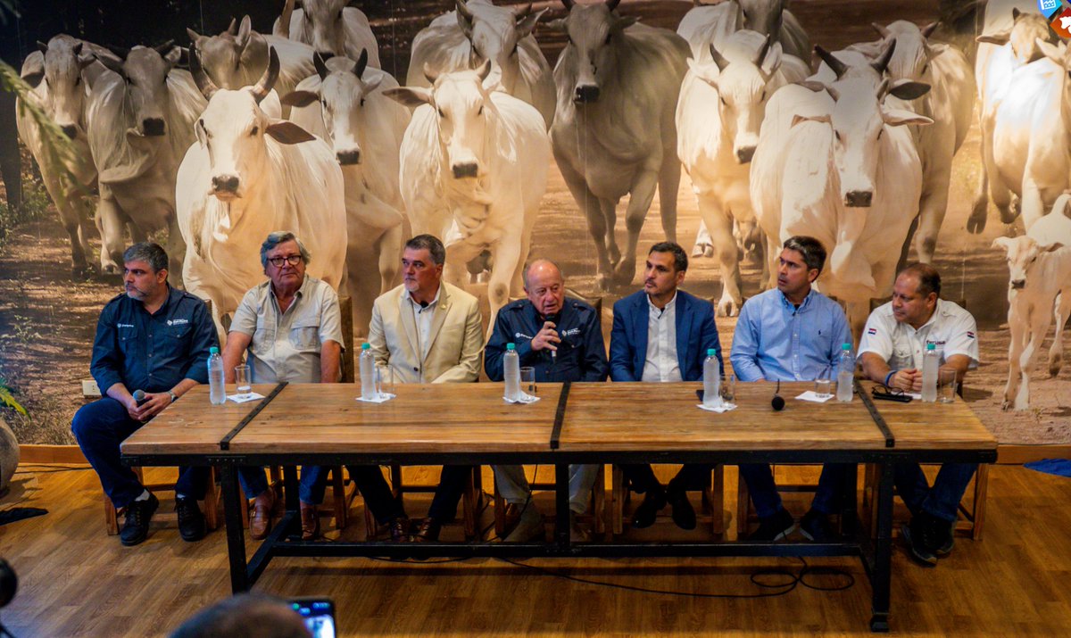arp_py's tweet image. LA ARP REAFIRMÓ SU APOYO A LA FERIA AGROPECUARIA SAN PEDRO 2025
Los organizadores destacaron el impacto que tiene el evento en la transformación social y económica del Departamento de San Pedro, históricamente asociado a la pobreza.
👉acortar.link/NNrwDE