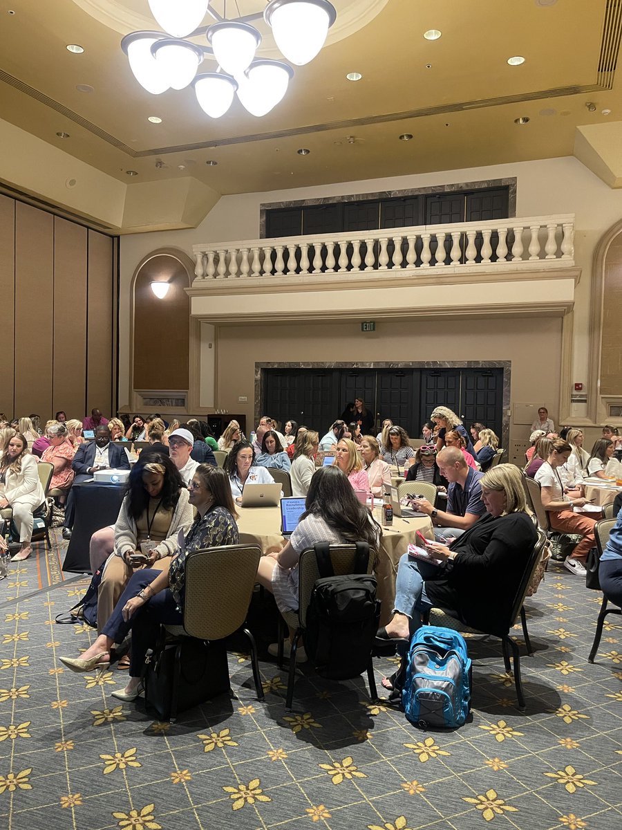 mkwfxtx's tweet image. Packed session on AI and coaching!๐#tlc2025 @CoachingPD