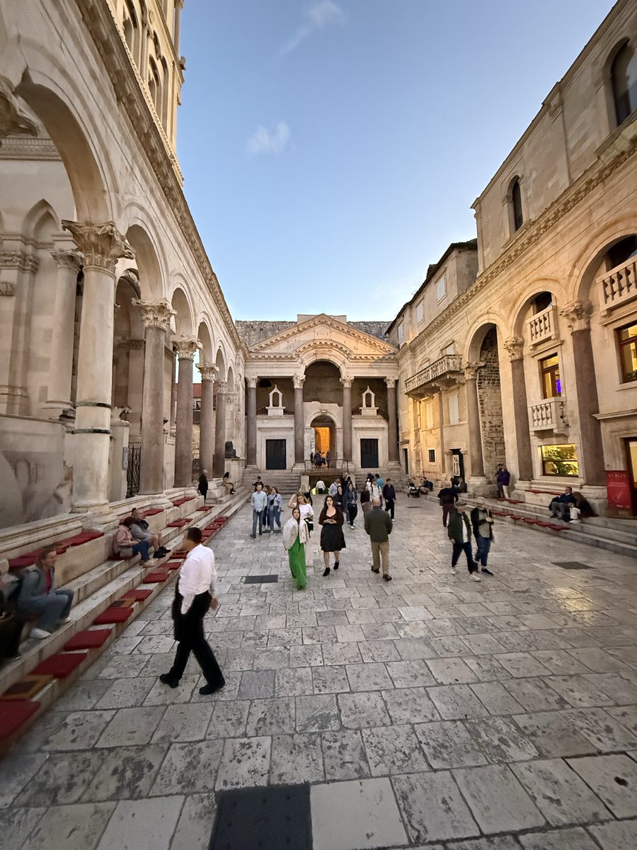 PLHstock's tweet image. First day in Split, Croatia today.

#Split #Croatia