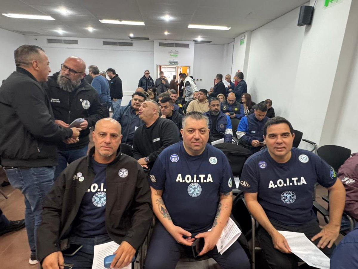 Renovación de autoridades de la CATT

Este lunes por la mañana se llevó a cabo la renovación de autoridades de la Confederación Argentina de Trabajadores del Transporte (CATT), donde fue reelegido Juan Carlos Schmid como Secretario General.

Con mucho orgullo anunciamos que