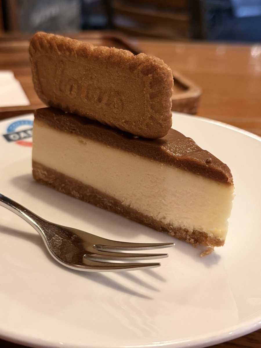 maickel1979's tweet photo. Ach why not ….
Ik leef maar 1x toch ????
Biscof Cheesecake 🤪
en omg deze is lekkerrrrrr
#oasiscoffee #Bangkok #coffee #nightwalk #bkk https://t.co/nbHLiTfD4i
