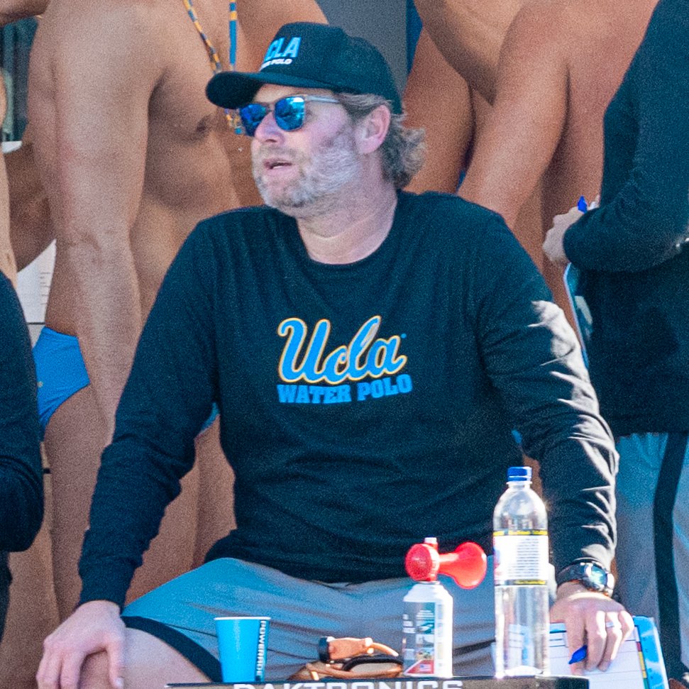 Here’s to the motivators, mentors, and masters of the pep talk — Happy #NationalCoachesDay! 💙💛
Thanks for shaping our champions in and out of the pool!
#GoBruins 🐻🤽‍♂️