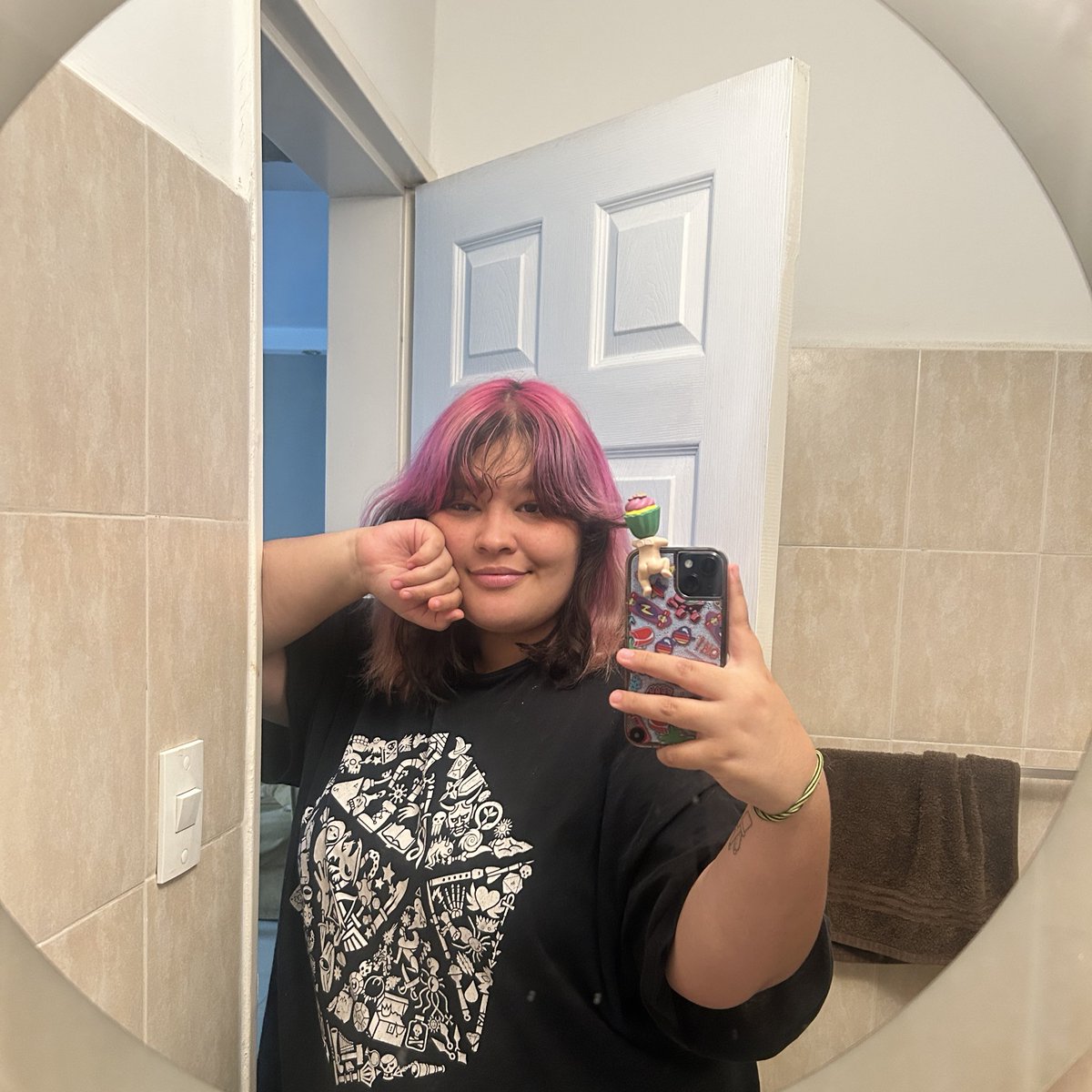 thecherrybonbon's tweet photo. Hoy tengo el cabello cómo bonito https://t.co/1ArgLnhbDj