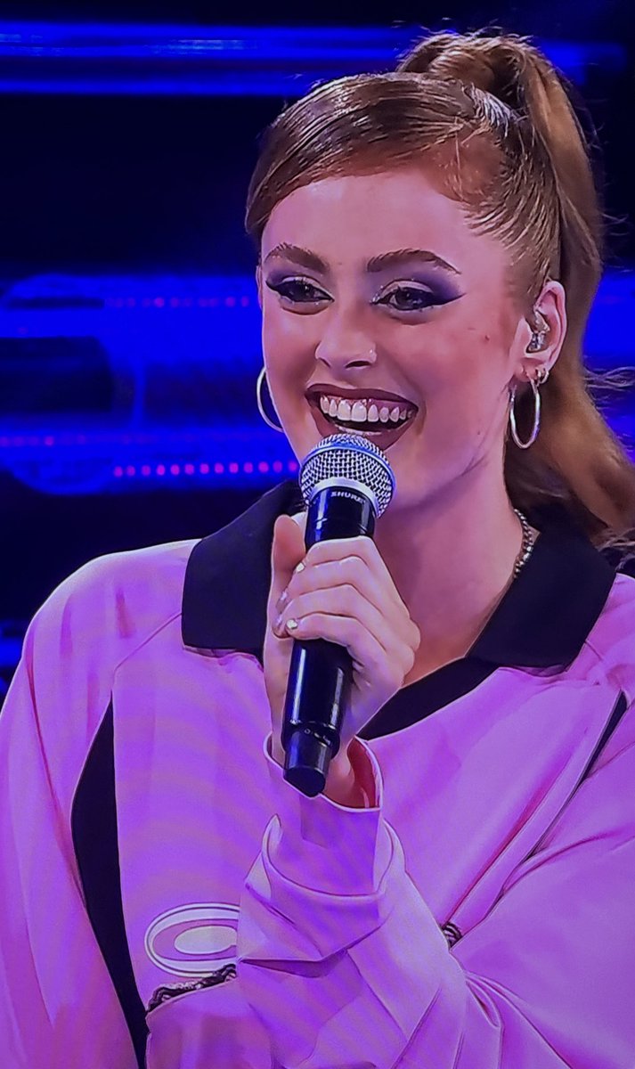 Rebeee ⚡️ tweet media
