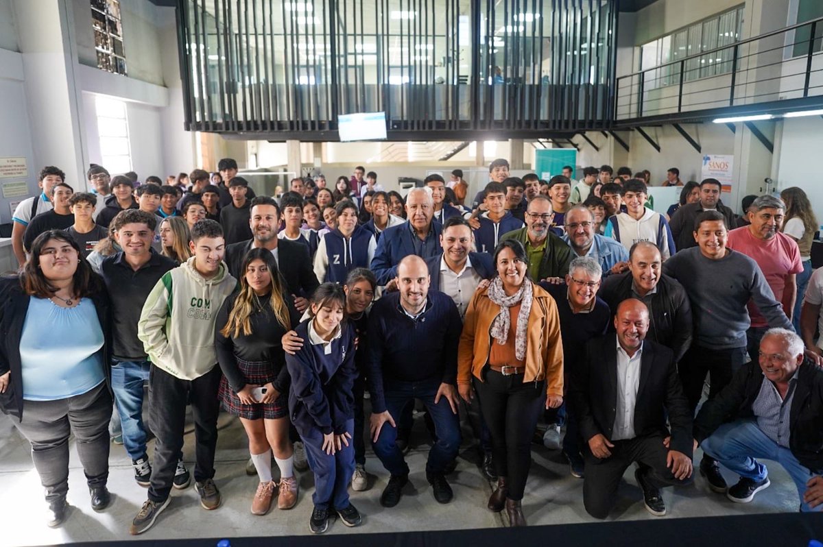 JoseIScotto's tweet photo. ¡Presentamos el #PPP en Cruz del Eje!
Junto al vocal de Directorio @jonapalomeque19 , pusimos a disposición el #ProgramaPrimerPaso en #CruzDelEje, para que jóvenes de 16 a 25 años accedan a su primera experiencia laboral, se capaciten y potencien su desarrollo profesional.
Gobernar es generar trabajo real y oportunidades concretas, y #Córdoba sigue demostrando que una provincia bien gestionada puede ofrecer a sus jóvenes las herramientas para crecer y aportar al desarrollo de todos.
La cooperación entre el sector público y privado es la clave para que estos proyectos sigan dando frutos.