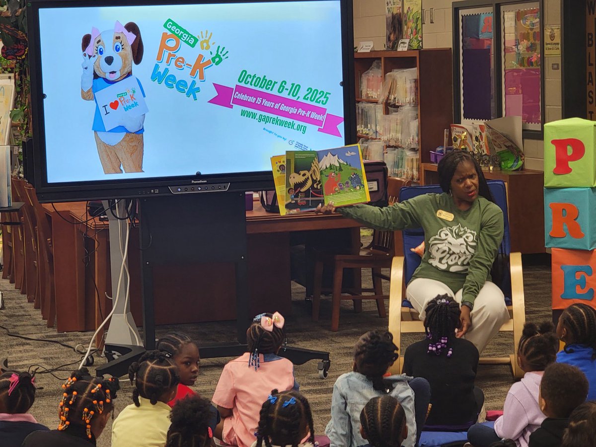 Started Georgia Pre-K Week off with reading to my Pre-K friends at <a href="/LIVEOAKELEM/">LIVE OAK ELEMENTARY</a> with <a href="/DrTiffanyRicha1/">Dr. Tiffany Richardson</a> and <a href="/ClaytonHammonds/">Clayton Hammonds, Ed.S</a> .  Read one of favorites from <a href="/ReadWithMalcolm/">Share the Magic Foundation</a> My Favorite Book in the Whole Wide World