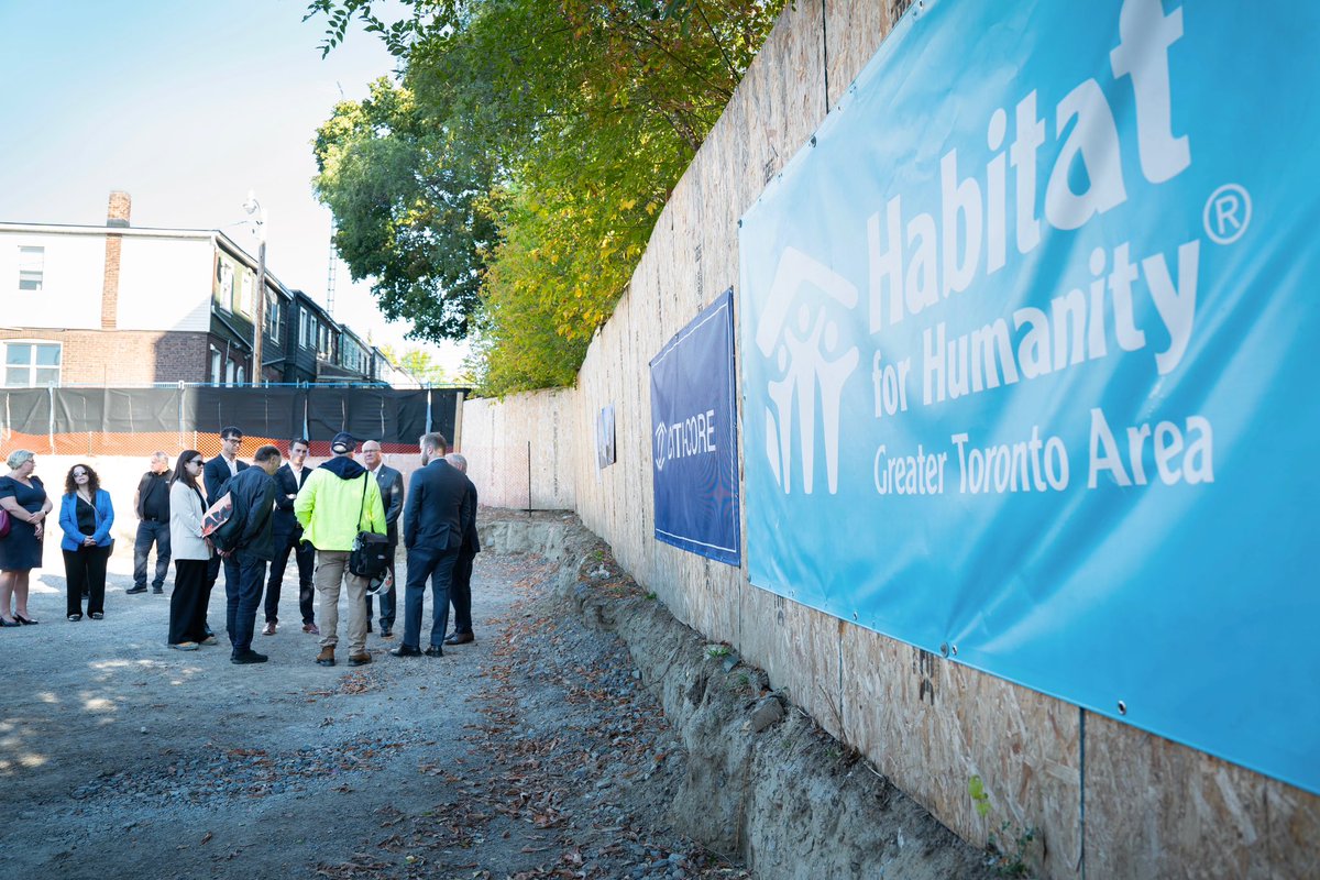 RobFlackEML's tweet photo. Our government is taking an all-hands approach to get shovels in the ground. Today, on World Habitat Day, we are announcing a partnership with Habitat for Humanity GTA and the City of Toronto to build 33 attainable units. We will continue to work with our municipal partners and organizations to support modular homebuilding and keep the dream of homeownership alive. 

#Housing #OnPOLI