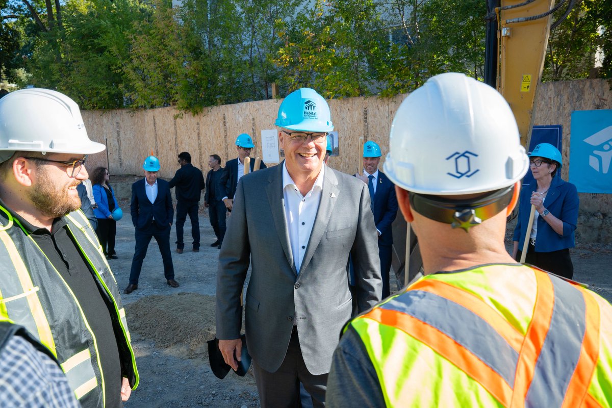 RobFlackEML's tweet photo. Our government is taking an all-hands approach to get shovels in the ground. Today, on World Habitat Day, we are announcing a partnership with Habitat for Humanity GTA and the City of Toronto to build 33 attainable units. We will continue to work with our municipal partners and organizations to support modular homebuilding and keep the dream of homeownership alive. 

#Housing #OnPOLI