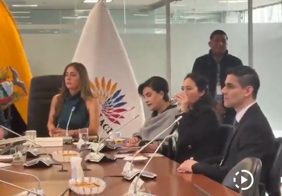 ntipanguano's tweet photo. La participación de los jóvenes en la política un factor clave para la mejora de la democracia de nuestro país, exitos para un joven preparado y activista en los derechos de los estudiantes en el exterior, exitos. @CarlosArturoCastillo
@Lucia_Jaramillo @XavierOrdonezOK https://t.co/KiXxshBJ91