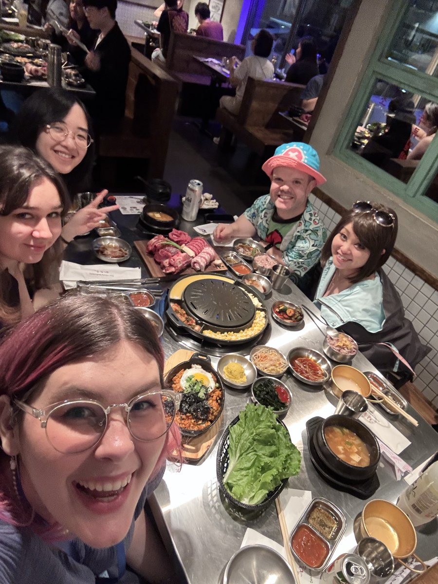 I seriously had the BEST time this weekend at Anime Fiesta Fest M! 

The people, vibes, the cosplays, the shenanigans - IMMACULATE! 🥰

Here’s a big ‘ol photo dump! 

1 - Reverse panel!
2 - CUSTOM KNIT KAKANIA 😭
3 - Kakania Cosplayer 🥺
4 - Supper at Daldongnae w/ friends! ❤️