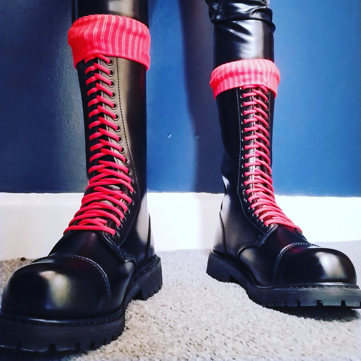 FFRubberpigUK tweet media