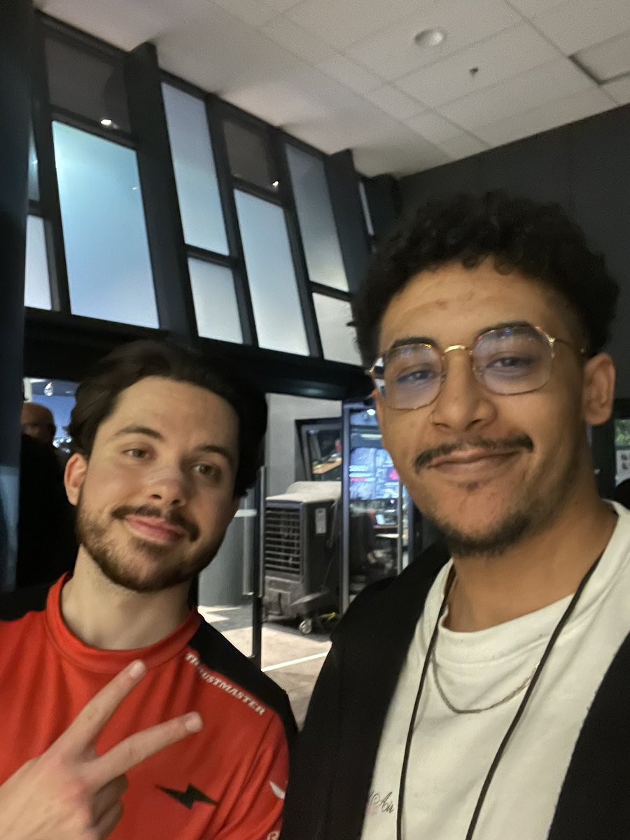 ZTITSH tweet media