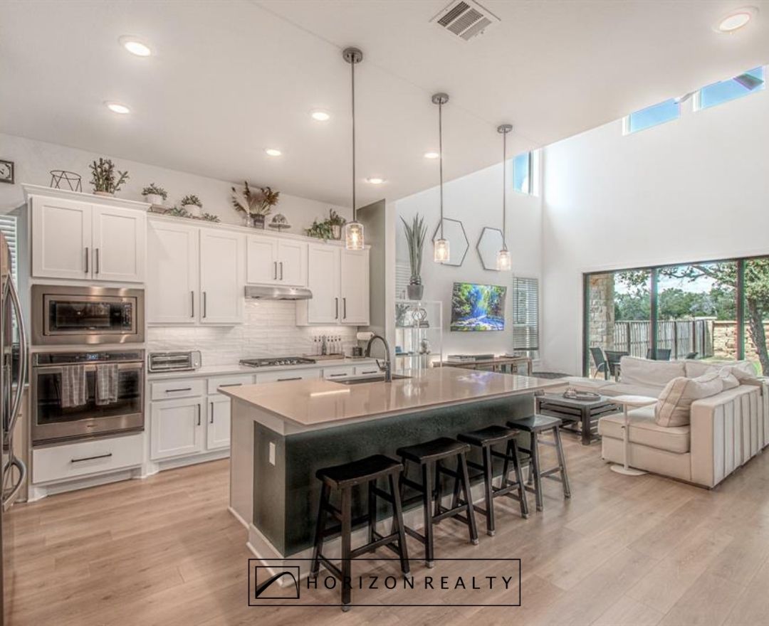 HorizonRealtyTX's tweet image. Horizon Agent, Tanya Taylor just listed this gorgeous 5 bedroom, 4 bathroom move in ready home! #justlisted #HorizonRealty #realestate #homesweethome #MoveInReady

See website: horizonrealtylistings.com/308-millbend-rd