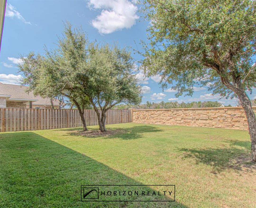 HorizonRealtyTX's tweet image. Horizon Agent, Tanya Taylor just listed this gorgeous 5 bedroom, 4 bathroom move in ready home! #justlisted #HorizonRealty #realestate #homesweethome #MoveInReady

See website: horizonrealtylistings.com/308-millbend-rd
