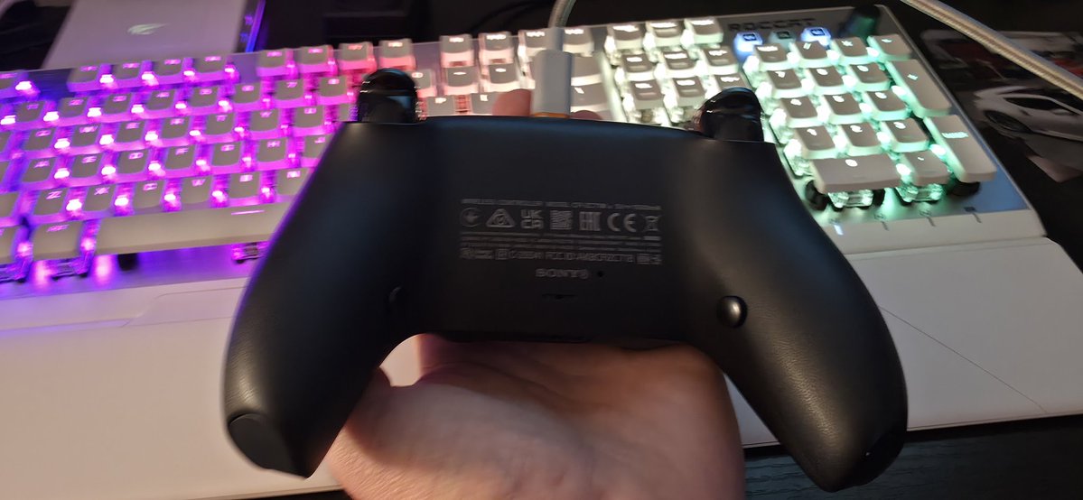 DilPickIe's tweet image. S/O @PulzeController for the new controller! Use code &quot;Pickle&quot; for 5% off!

Transparency post, will update once I get some reps with the new TMR sticks.

Ordered: Sep 12th
Received: Oct 6th

Not a rush order nor delivery.