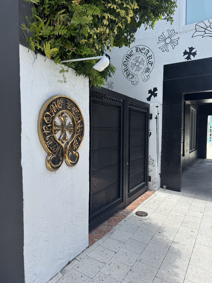 24 hours in miami ✠ ✠ ✠ ✠