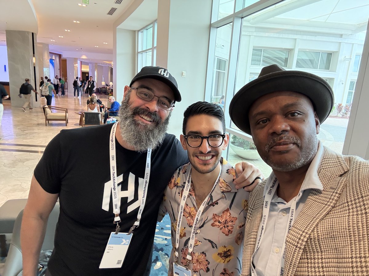 CTOAdvisor's tweet image. Always nice seeing @IBM’ers who are also friends. #TechXchange