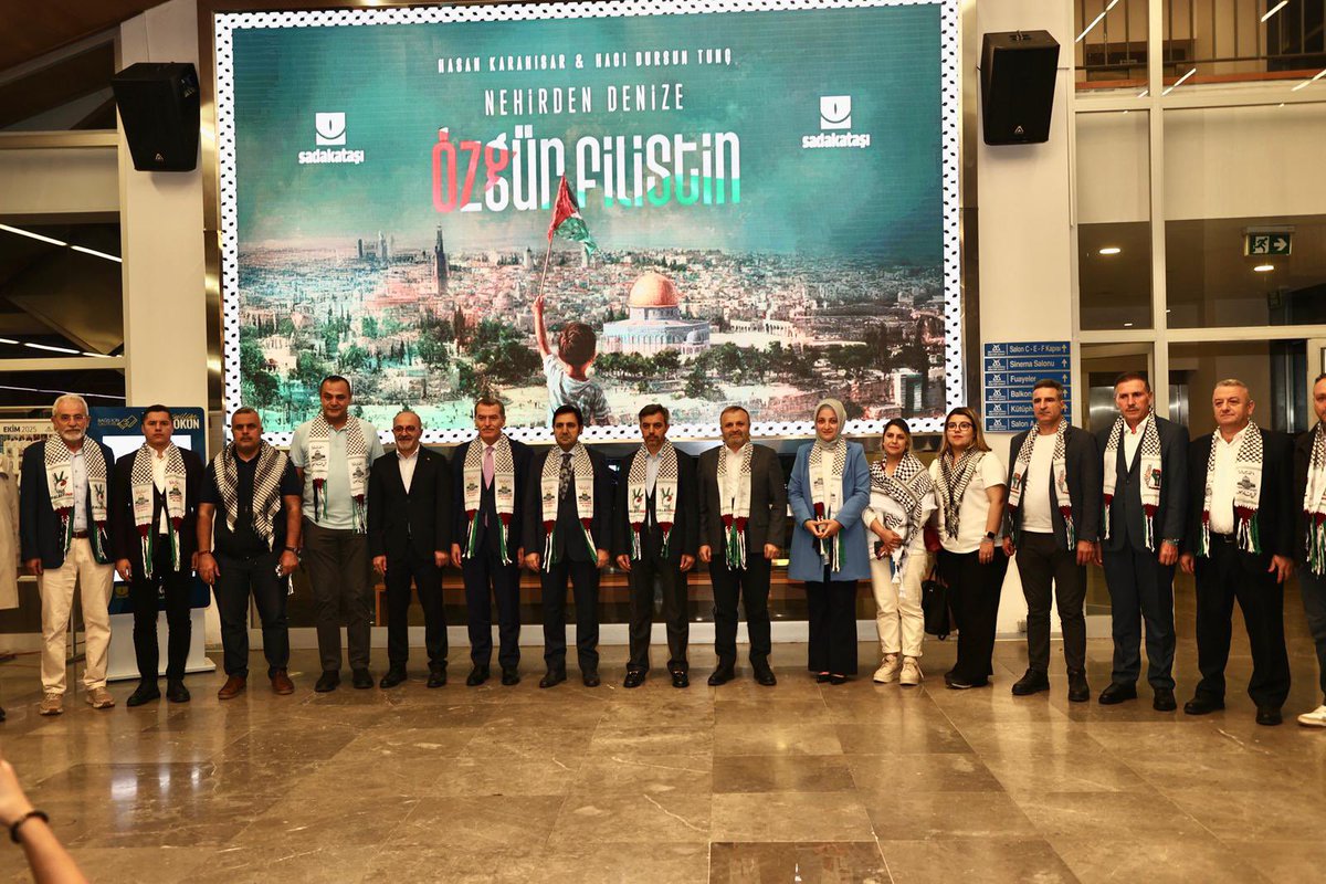 📍 ZKSM

Sadakataşı Derneği tarafından düzenlenen “Nehirden Denize Özgür Filistin” kitap tanıtım programında, özgürlüğün ve direnişin satırlara dökülen hikâyesine tanıklık ettik. 🇵🇸

Filistin davası, insanlığın vicdanında yankılanan bir çağrıdır.
Bizler, mazlumun yanında durmaya