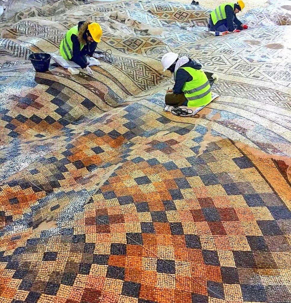 ill_Scholar's tweet image. One of the largest Roman Mosaic floors 

Discovered during construction of a hotel in Antakya, Turkey

The warping effect was caused by earth shifting over time and earthquakes, giving it the impression of a giant rippled blanket