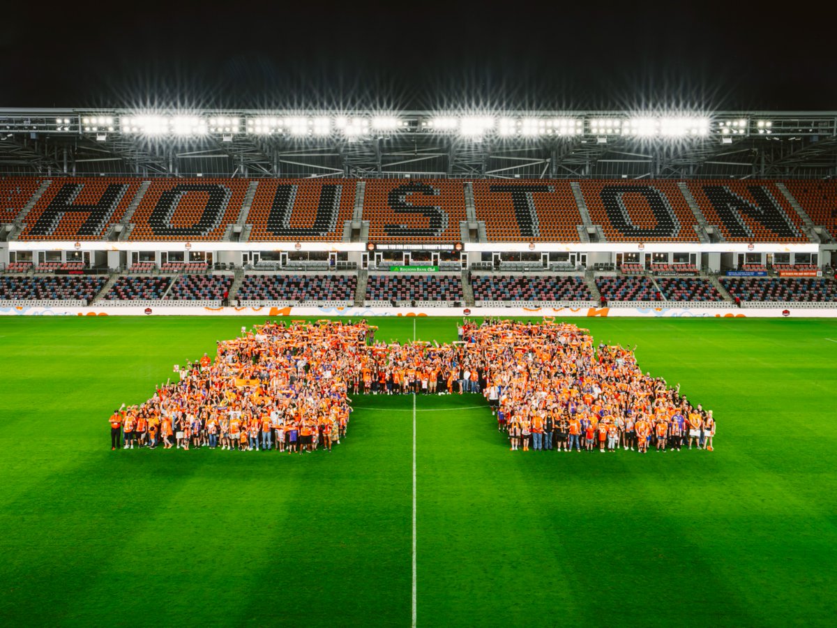 HoustonDynamo's tweet photo. Season ticket members 🤝 always reppin' the H https://t.co/ACZByBbxlP