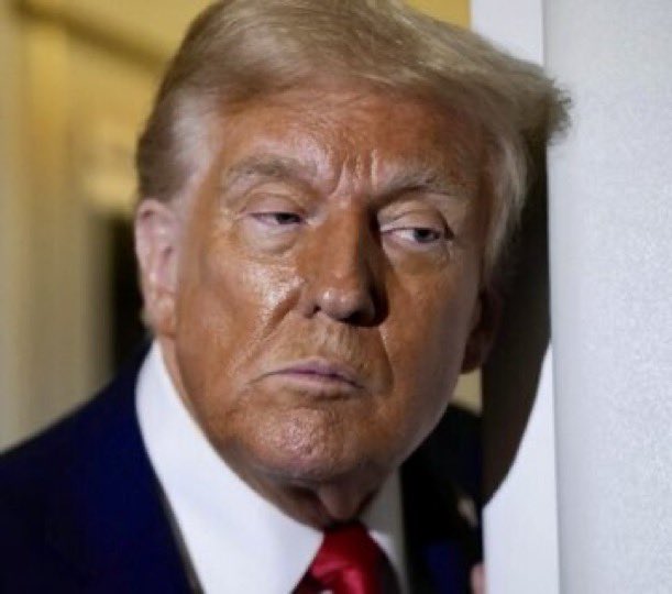 Markfry809's tweet image. you want to know the reason this goddamn ghoul bastes his face like some fucking turkey …..well here it is 🤮
