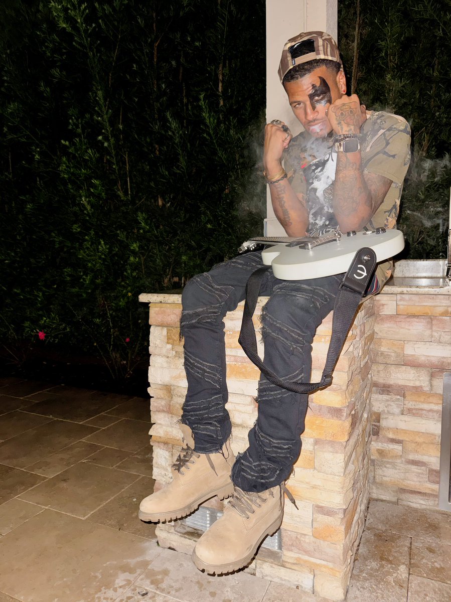 MikeO_BetterL's tweet photo. Started stacking up the guap add it like math…🧮💸🎸🦹‍♂️ https://t.co/md5FmSDoew
