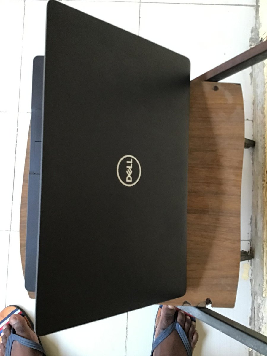 PlaceSama's tweet photo. Ordinateur DELL à vendre ✨ 
Prix : 160.000f
Contact WhatsApp : 775444383
#followeers https://t.co/Ise7FIjtYQ
