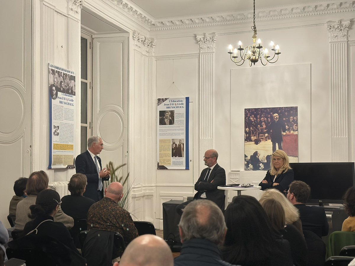 Valois n’est jamais aussi vivant que lorsque s’y confrontent les idées de notre temps.
Le Parti Radical doit redevenir ce creuset d’innovation politique au service des Français.

Un grand merci à toutes celles et ceux qui étaient à nos côtés pour échanger ce soir autour de mon