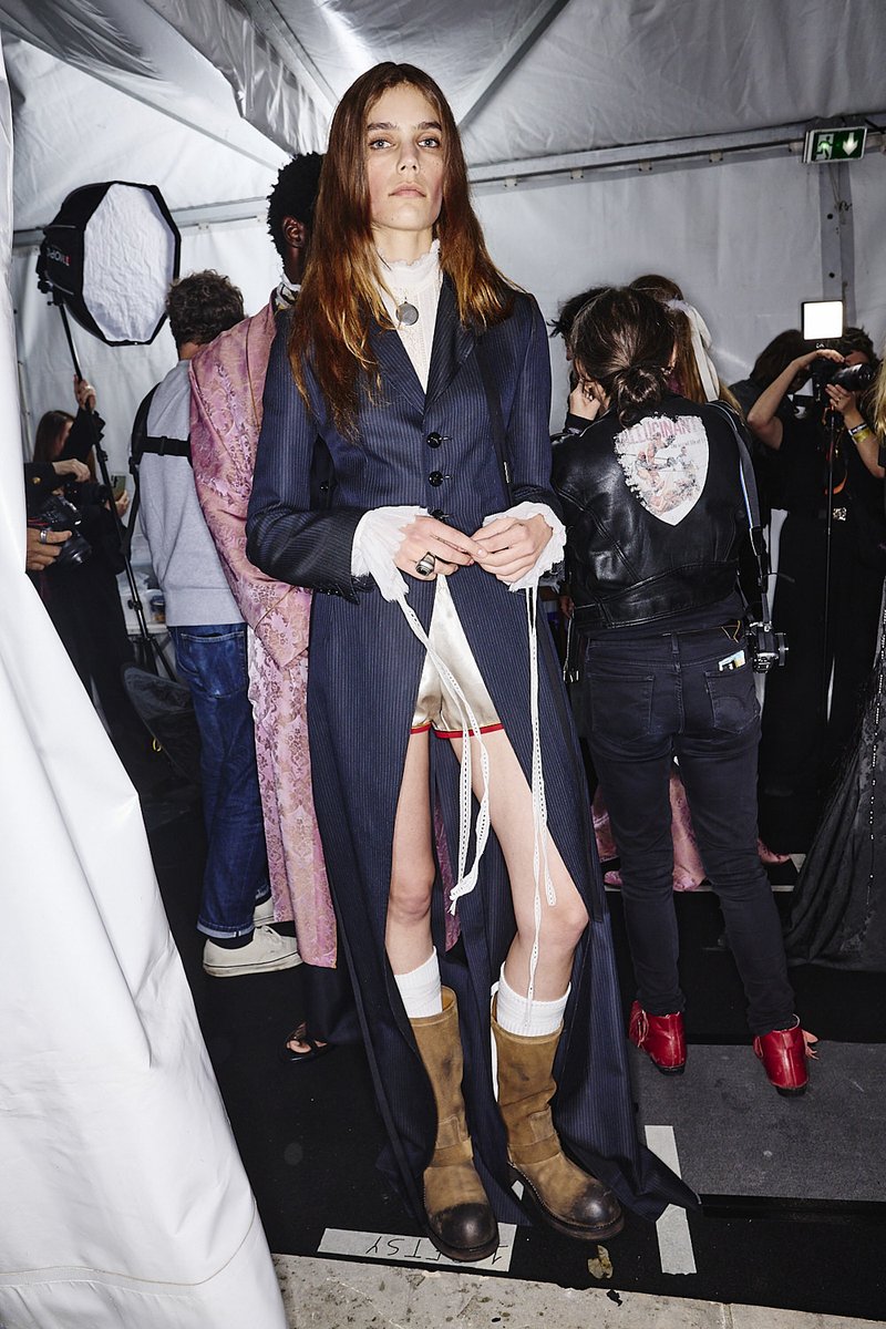 Ann Demeulemeester SS26 Fashion Show Paris Backstage sonnyphotos.com/2025/10/ann-de…