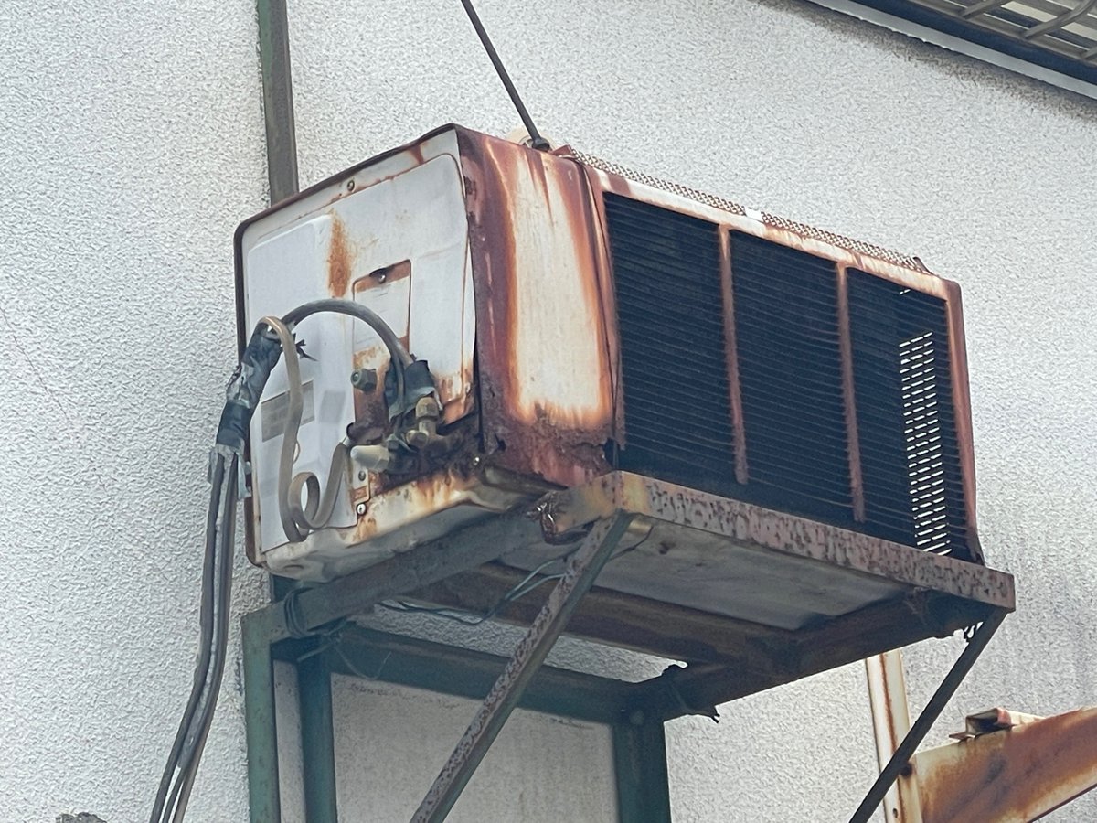 nico.5児のおっかっしゃん　室外機 VL07B-003AR ニコ UFO 赤｜製品情報｜日本ボデーパーツ工業株式会社