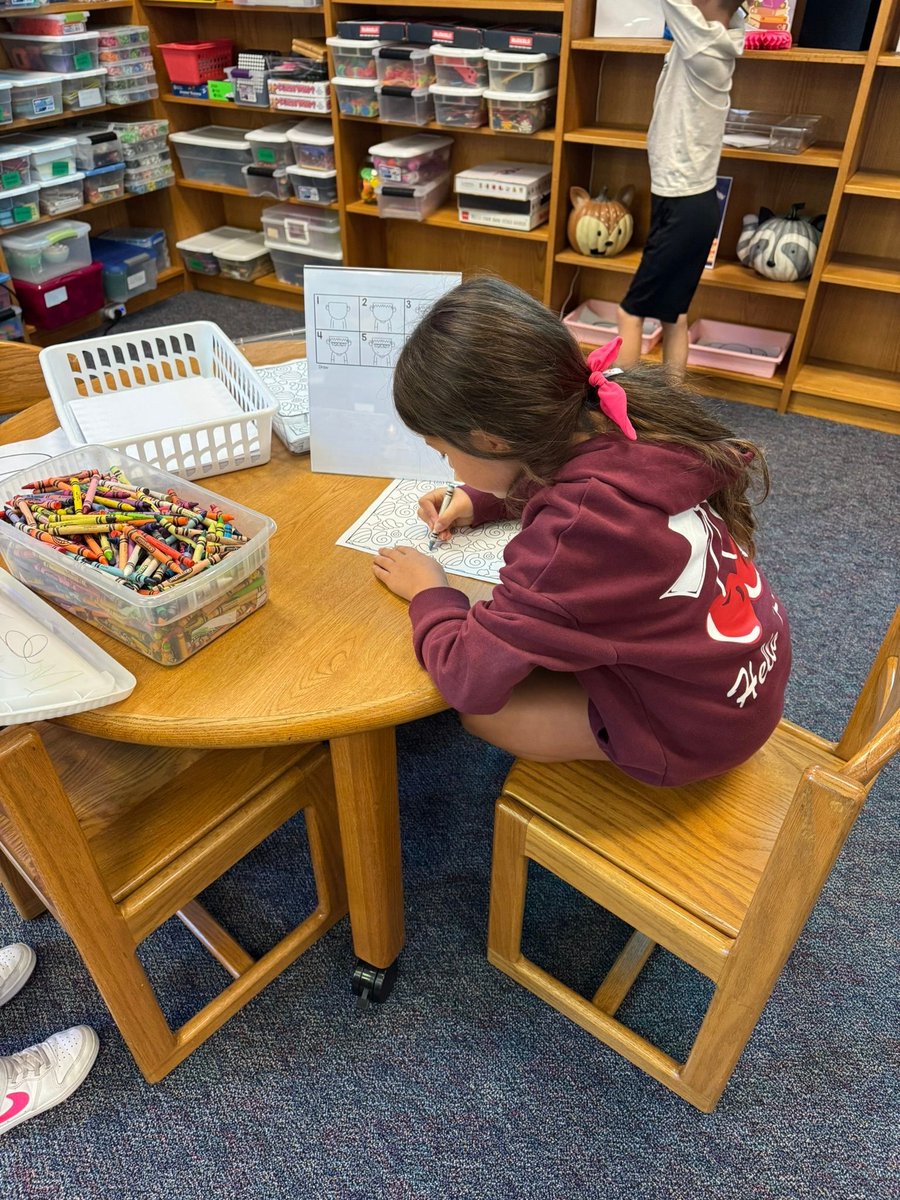 MrsLibraryLady8's tweet image. October signals the arrival of autumn reads! We&apos;ve also been focusing on arranging stories in order. The activity centers scattered throughout the room are always a favorite, as is curling up with a book in the comfy bean bag chairs! #FallReading #CozyCorners