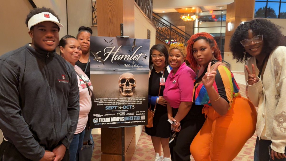 asumidsouth's tweet image. ✨ Dinner and a Show

TRIO SSS students hit the town last Thursday for a night of culture and fun with dinner and Hamlet at Theatre Memphis! 🎭

Don’t miss their next adventure! 

#ASUMidSouth #StudentLife #TRIOSSS