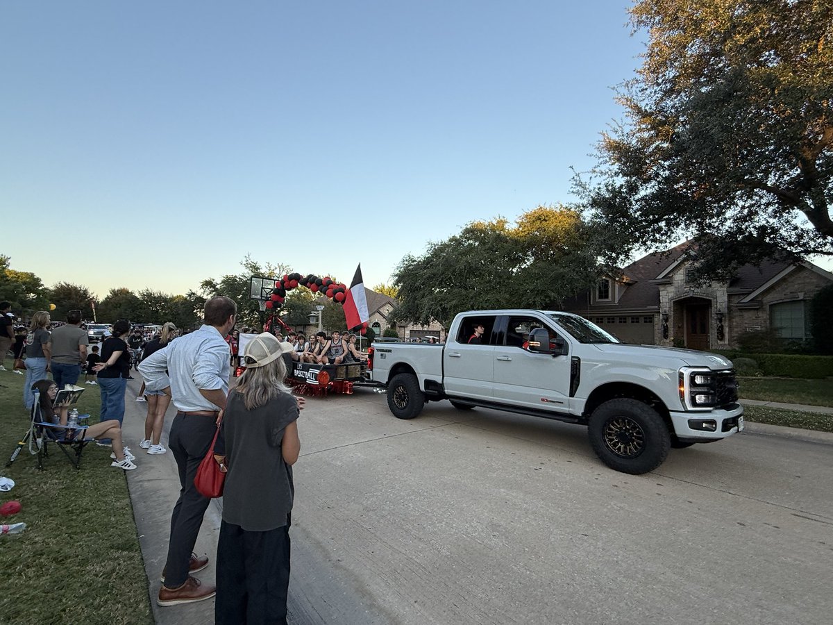 LOJO HOCO parade