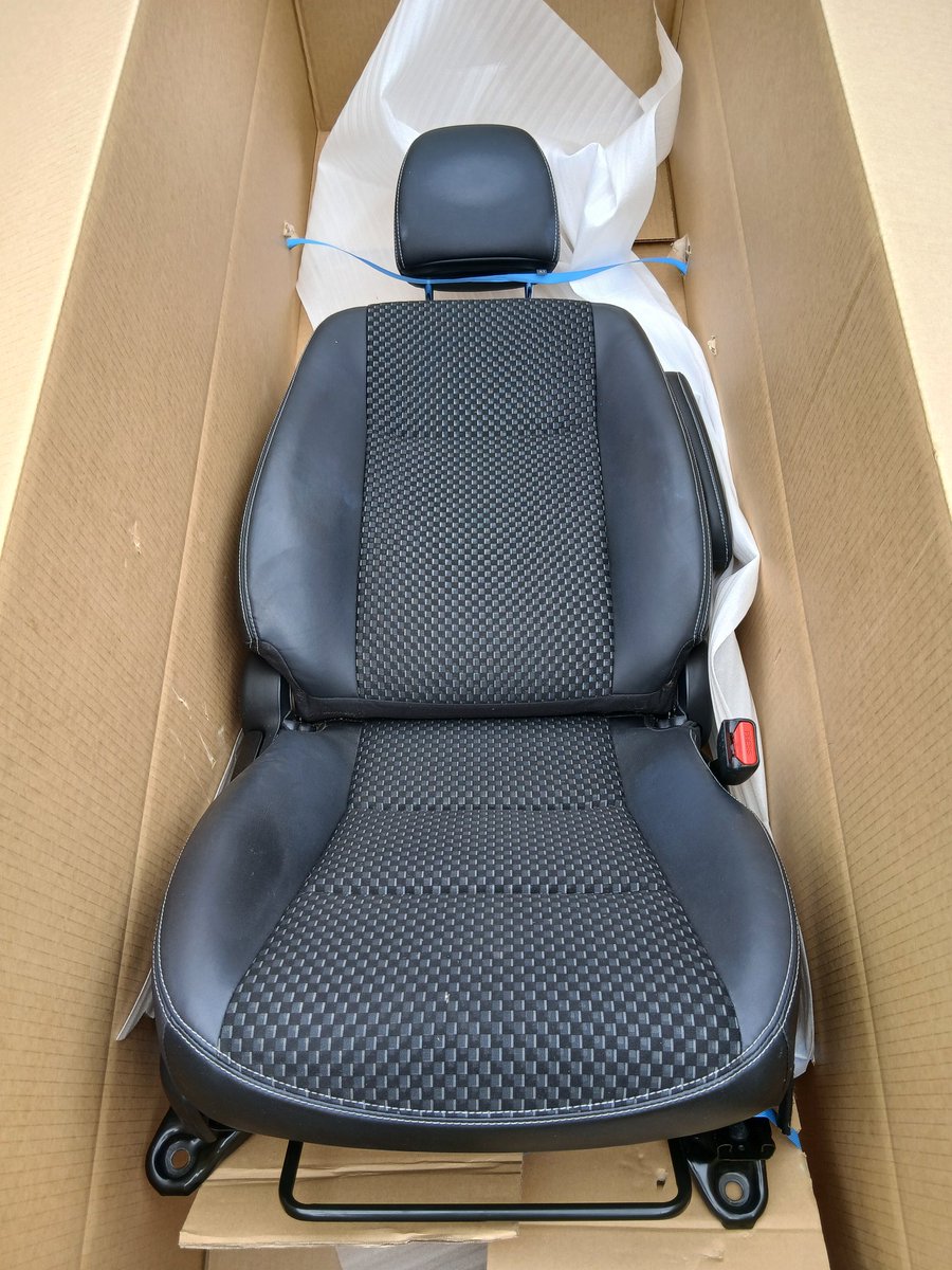 エルちゃんにプレゼント届いたぞ

あとは私のは腕次第だな😎