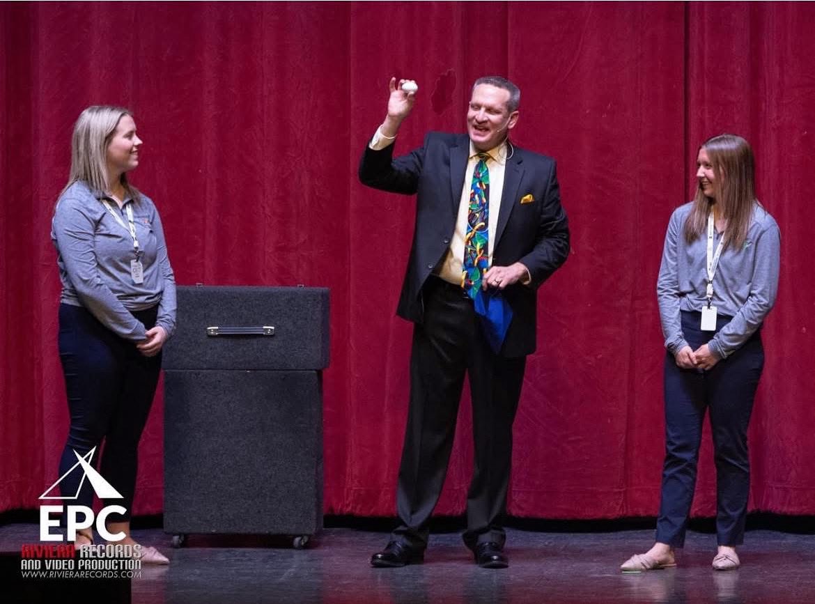 ChrisEgelston's tweet image. Is Your Company or Organization Planning A #Banquet or  #HolidayParty? 

#Fun and #Laughter with tons of #AudienceParticipation during my #MagicomedyShow will make your event amazingly successful. DM or Call 1-800-341-6954 for details.

#CorporateEntertainer
#CorporateMagician