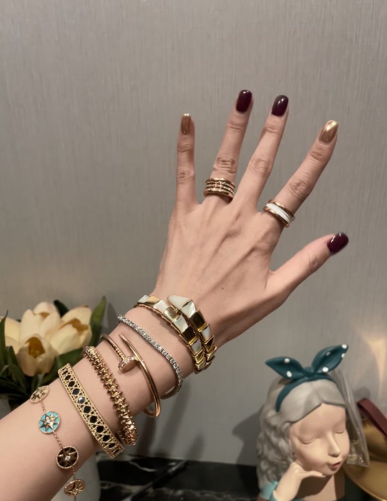 Noelsxarson's tweet image. 褒めてください,笑