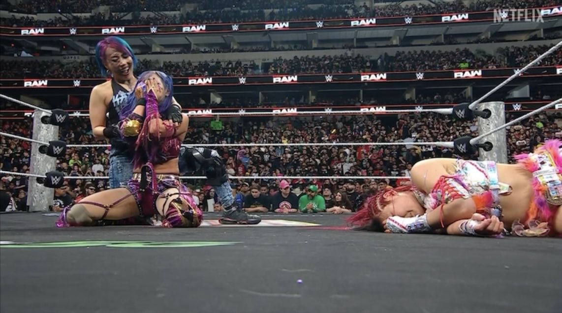 Kairi has been going through it 🥺 #WWERaw #KairiSane #Kairi