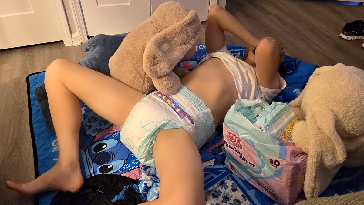 No need to be embarrassed! Your plushies got your butt covered &amp; what diapers you need for bedtime! The premium night diapers by <a href="/Us_kiddodiapers/">Kiddo Diapers-USA</a> are perfect to keep you from leaking the bed! #diaperboy #diaperlover #abdl #twink #messydiaper #wetdiaper