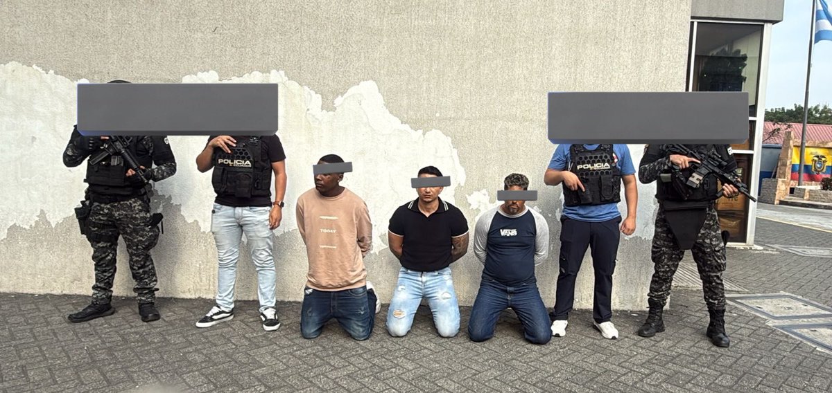 #ATENCIÓN 

NOTICIA IMPORTANTE

Durán.

Aprehendido hermano de alias “Gato Celi” presunto financista de Los ChoneKiller.

Esta tarde, la Policía Nacional, por trabajo de UNASE, fue aprehendido en flagrancia por extorsión al  al propietario de una franquicia de lubricantes, JORGE