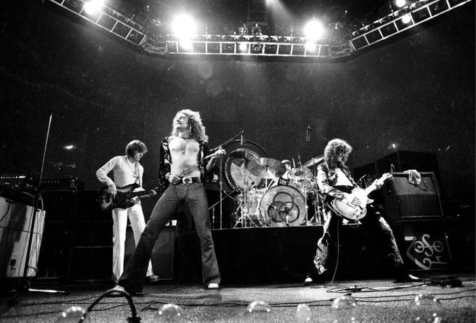 crockpics's tweet photo. Led Zeppelin performing at Madison Square Garden, 1975 https://t.co/aB7O4SirGt