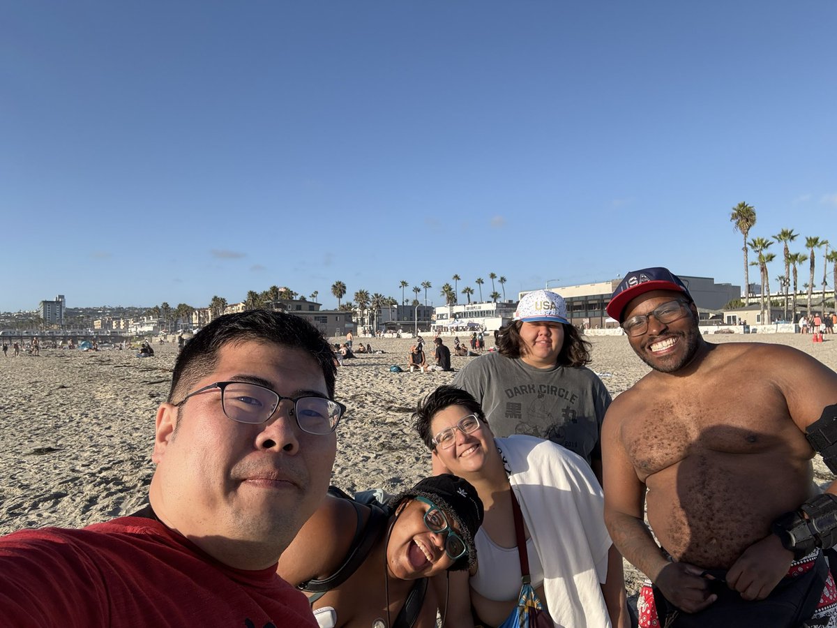 KomabaC's tweet photo. 人生初の海外学会発表（Las Vegas）の帰路に、San Diegoの相撲クラブへ出稽古させていただきました。

自然広がる広大な大地と、暖かい人々に囲まれ楽しく稽古ができ、稽古後はSan Diegoの街並みを案内していただきました。
これからも国際交流を含め、幅広く活動できればと思います。 https://t.co/KuP2UlaW1A