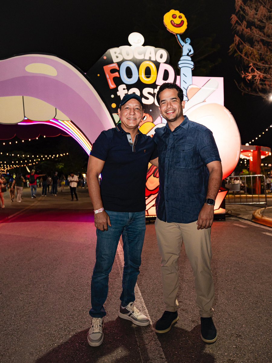 Me alegró mucho coincidir en <a href="/bocaord/">Bocao</a> Santiago, con mi querido amigo <a href="/AbelMartinezD/">Abel Martínez Durán</a> 🤗 🤝