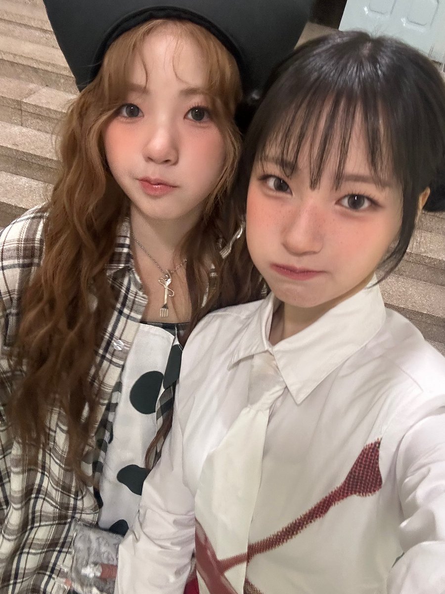 UNIS_offcl's tweet image. 내 칭구 윤아🥔 생일축하해~~🎉🤭💕

#UNIS #유니스 
#YUNHA #방윤하