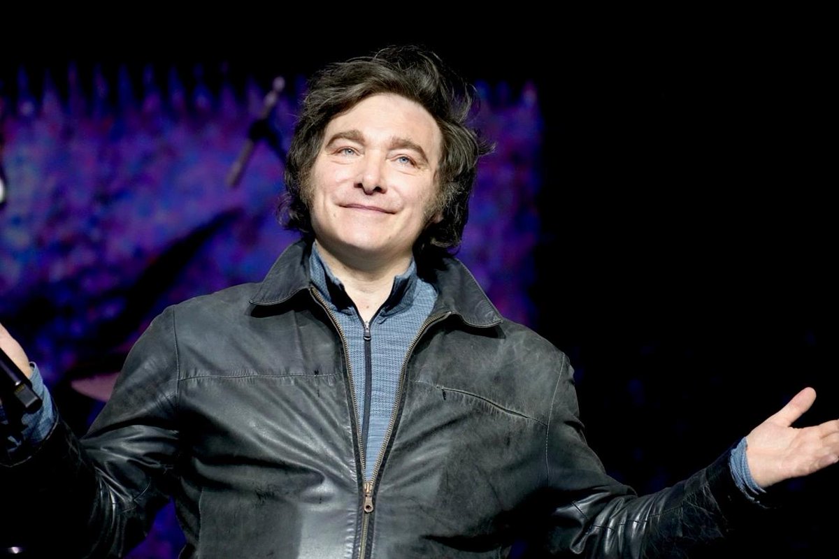 JMilei's tweet image. Les pedí que probaran a la Banda...
Parece gustó...
VLLC!