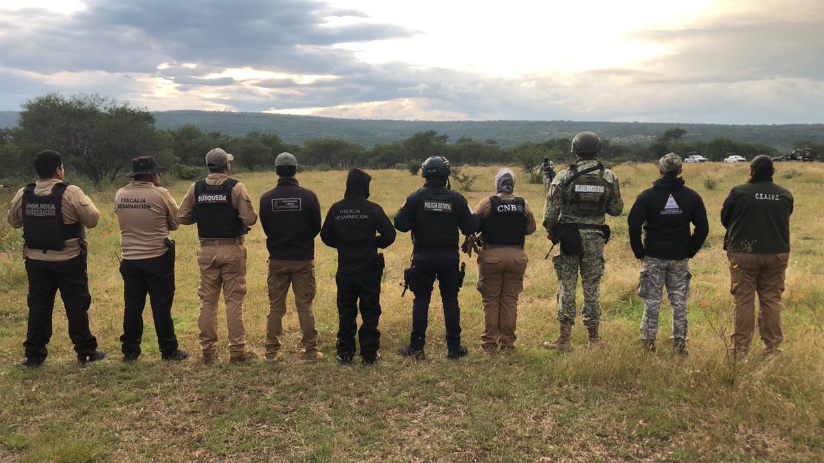 CCS_Zac's tweet image. Prospectan autoridades estatales un predio en #Tepetongo con resultado positivo.
Las acciones de hoy se enmarcan no solamente en la responsabilidad como autoridades sino en el compromiso del Gobernador @DavidMonrealA con las familias.

#PazEsBienestar

zacatecas.gob.mx/prospectan-aut…