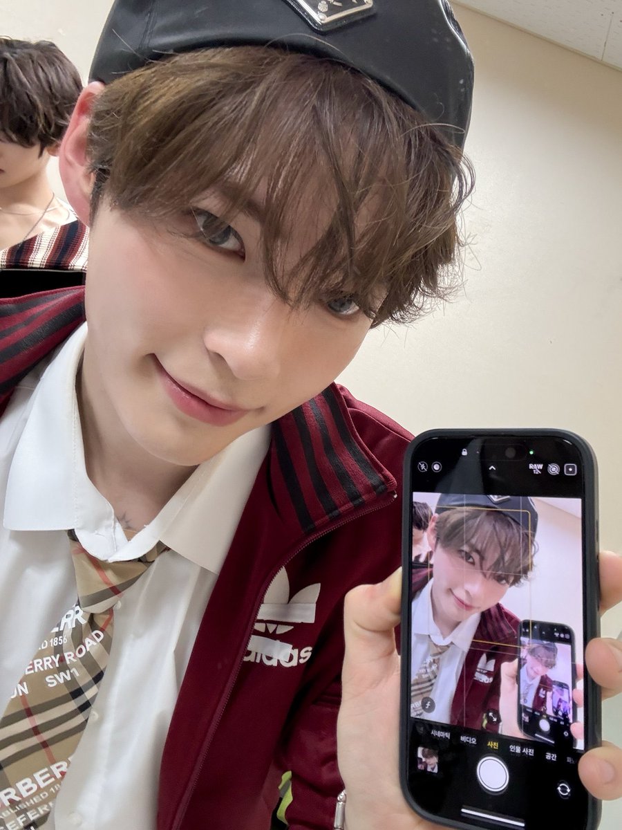 thvhrtts's tweet image. looking for #moots ! &amp;lt;3 #promotwt 

𐙚 6teen | she/her
𐙚 ults : zb1 cortis riize bnd &amp;amp; nct 
𐙚 multi : bts enha txt &amp;amp;team illit katseye
𐙚 not new to #stantwt &amp;amp; #kpoptwt !  
𐙚 all fandoms are welcome :) 

⋆˚࿔ #zerosetwt #nctzentwt #onedoortwt 

♡ / ↻ to spread / be moots !